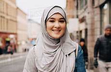 hijab dissolve sidewalk d929