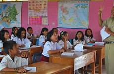 indonesia school grants program education reviewing ten years students aimed implementation improve decade impact report which after reviews worldbank