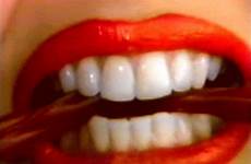 oral dientes boca trending licorice sanos blancos dentes elas caries lipstick excelentes continuación daré
