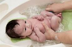 bathe bath newborn baia bebelusului bathtub baita placuta sfaturi bathtime baths