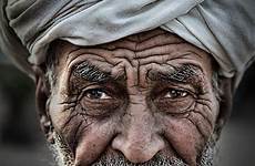 retrato homens velhos rostos rosto gesichter marrakech antigos arte leão lápis pencil 500px sertaneja effects ritratti olho bartformen retratos perfil