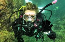 scuba diving diver taucheranzug sea tauchen leuk erg neopren duiken