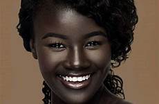 bonitas klimanaturali berry bellezza scura skinned africana melanin