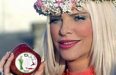 italiaanse pornoster cicciolina parlement premio carriera pornhub onora ilona staller tgcom24 ansa
