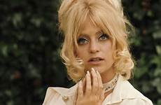 goldie hawn blondes 1970s 70s kurt russell pixie huffingtonpost actresses hollywood patti lauren fashionable celebposter ranker terry neill