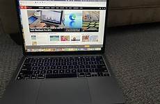 m1 apple pro macbook silicon inch look first groovypost mb