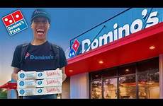 pizza worker domino