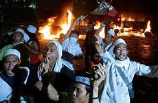 indonesia jakarta rally governor violent protest turns anti protesters ap clash source