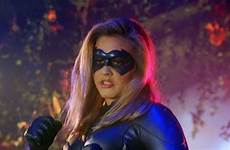 batgirl batman silverstone alicia robin et costume her movie digitalspyuk cdnds hearstapps hips gal snyder gadot whedon justice league talk