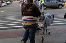 ridiculous cracks classy runt shes keeper check showing shoppers pasillos trashy