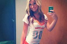 hooters serveuses