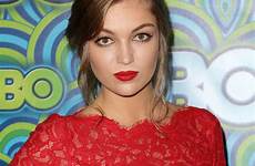 lili simmons banshee donovan acteurs rejoignent trois bellesa gentlemanboners detective lingerie bebe modelling vorheriges nächstes actress