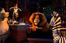 madagascar 2005 animation dreamworks alex gloria melman giraffe hippo voice zoo film marty lion trailer characters zebra david ben escape