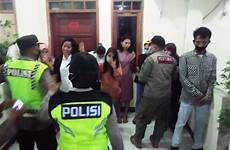 serang puluhan pasangan berhasil jaring mesum nasionalxpos satpol polres dipimpin kepolisian jajaran