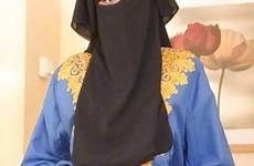 sheds hijab muslim arab pretty