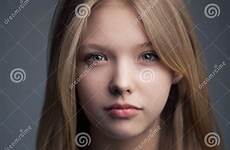 adolescente retrato ritratto menina biondo teenager bello bonito louro tienermeisje portret muchacha rubio