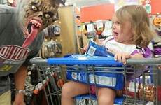 parenting bad funny examples parents acid picdump monster scary scared walmart fail mean girl haha barnorama little just fun mask