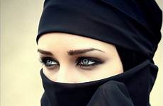 eyes arabian arabe niqab voile yeux fashionista intervista alwyn esclusiva beauté