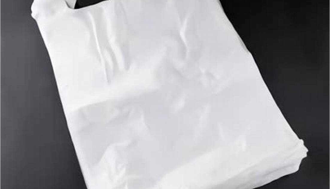 Udara Warna Putih pada Kantong Plastik