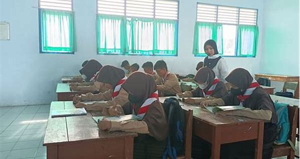 Memotivasi Siswa dengan Pujian