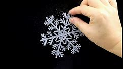 135Pcs Christmas Window Clings Snowflakes Window Decals Static Window Stickers for Christmas Decorations Window Décor Ornaments Xmas Party Supplies Thanksgiving Party Décor (5-Sheet)