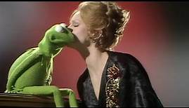 The Muppet Show - 101: Juliet Prowse - Talk Spot (1976)