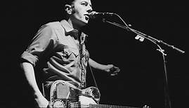 Joe Strummer von The Clash: Dies ist die Todesursache der Punk-Ikone ... jetzt weiterlesen auf Rolling Stone