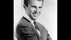Bobby Vinton - Roses Are Red (My Love) - (c.1962) & Answer Song.