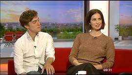 POLDARK Heida Reed & Jack Farthing Interview [ with subtitles ]