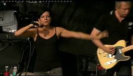 Lily Allen - 22 (Live V Festival '09)