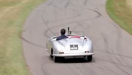Mark Webber is living his best life in the first ever #Porsche 356