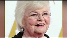 June Squibb (Biography, Age, Height, Weight, Outfits Idea)