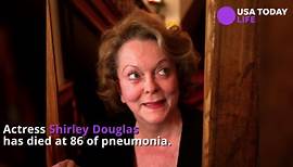 Shirley Douglas dies of pneumonia at 86