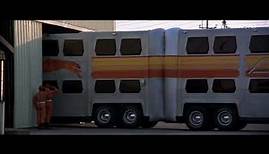 The Big Bus (Die haarsträubende Reise in einem verrückten Bus) [1976 Clip]