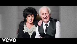 Wanda Jackson - That's What Love Is ft. Joan Jett