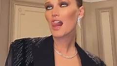 TONI GARRN on Instagram: "Puts on make-up once..🤦🏼‍♀️"