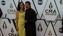 Lionel Richie appears on red carpet at the Country Music Awards