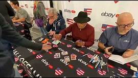 MLB HOF Reggie Jackson Signing Autographs HD