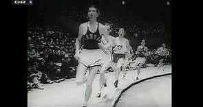Gunnar Nielsen setting world record on 1 mile indoors the 5th of February, 1955