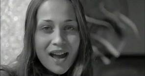 Fiona Apple – Across the Universe, Beatles cover (Diving in a frozen lake)