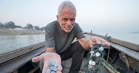 Jeremy Wade from River Monsters Wiki: Wife, Net worth, Salary, Son, Died