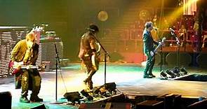 Guns n' Roses - "Motivation" (Tommy Stinson) live in Paris - France 05/06/2012
