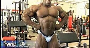 Ronnie Coleman posing 5 weeks out from the Olympia | Ronnie Coleman