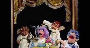 The Muppet Show - 505: James Coburn - “(They Long to Be) Close to You” (1980)