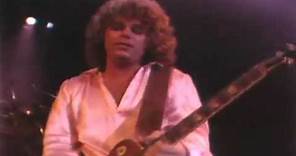 REO Speedwagon - Keep On Loving You Official Video