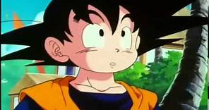 Goku regresa del Otro Mundo y por primera vez conoce a su hijo menor Goten