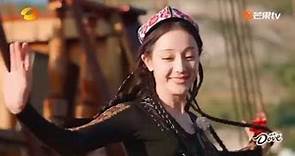 Dilraba Dilmurat | Dancing a Hometown Dance (Xinjiang) 💃