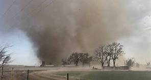 Crazy Video ! Massive dust devil from close range. La Junta, Co 4-6-2021