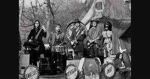 The Raconteurs Salute Your Solutions