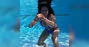 La sensación de la MMA, Lucero Acosta entrena en bikini bajo el agua